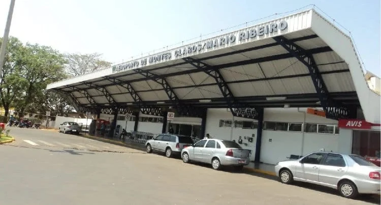 Destaques dos jornais integrantes da Rede Sindijori MG 1 A Aena planeja uma ampliação que irá quase dobrar o tamanho do terminal de passageiros, passando dos atuais 2.000 para 3.700 m2 (