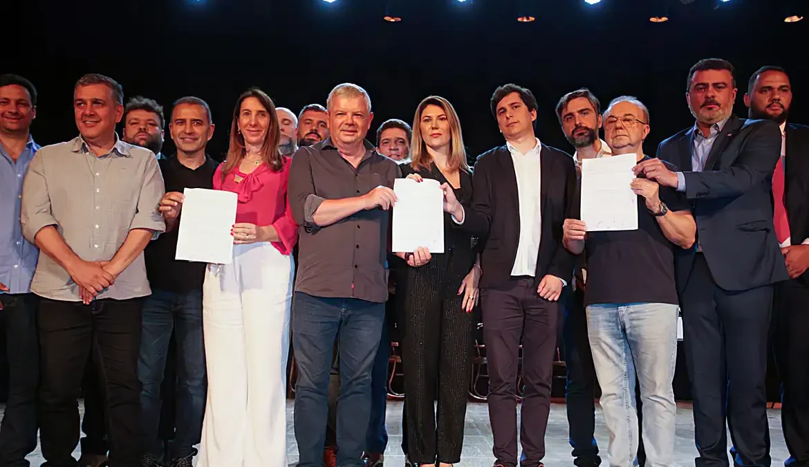 Enel: prefeitos de 66 cidades cobram melhor fornecimento de energia 1 Prefeitos de 66 cidades do estado do Rio de Janeiro cujo fornecimento de energia é feito pela concessionária Enel se reuniram nesta