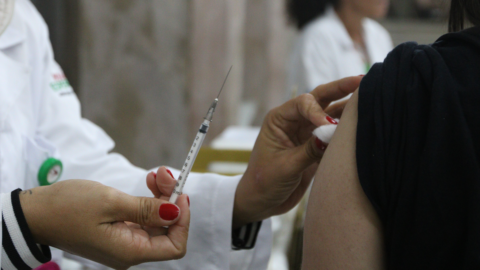 Estudo alerta para necessidade de doses de reforço contra covid-19 2 Estudo alerta para necessidade de doses de reforço contra covid-19