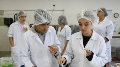 Educação técnica está entre investimentos mais rentáveis, diz pesquisa