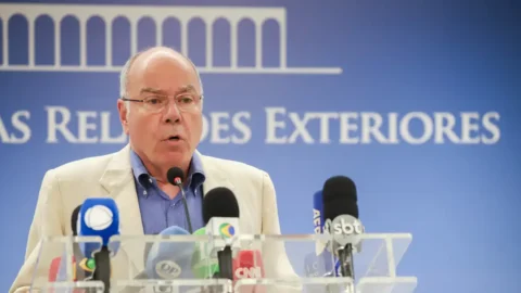 Chanceler comemora repatriação e diz que conflito em Gaza é gravíssimo