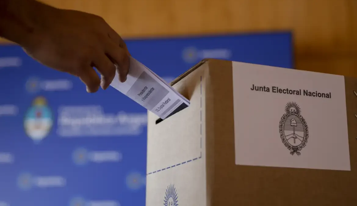 O Consulado Geral Argentino em São Paulo registrava movimentação bastante tranquila na manhã deste domingo (19), dia do segundo turno