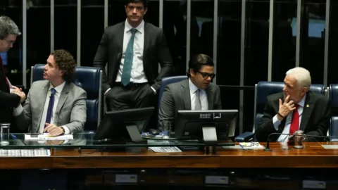Senado aprova PL da taxação dos fundos exclusivos e offshores