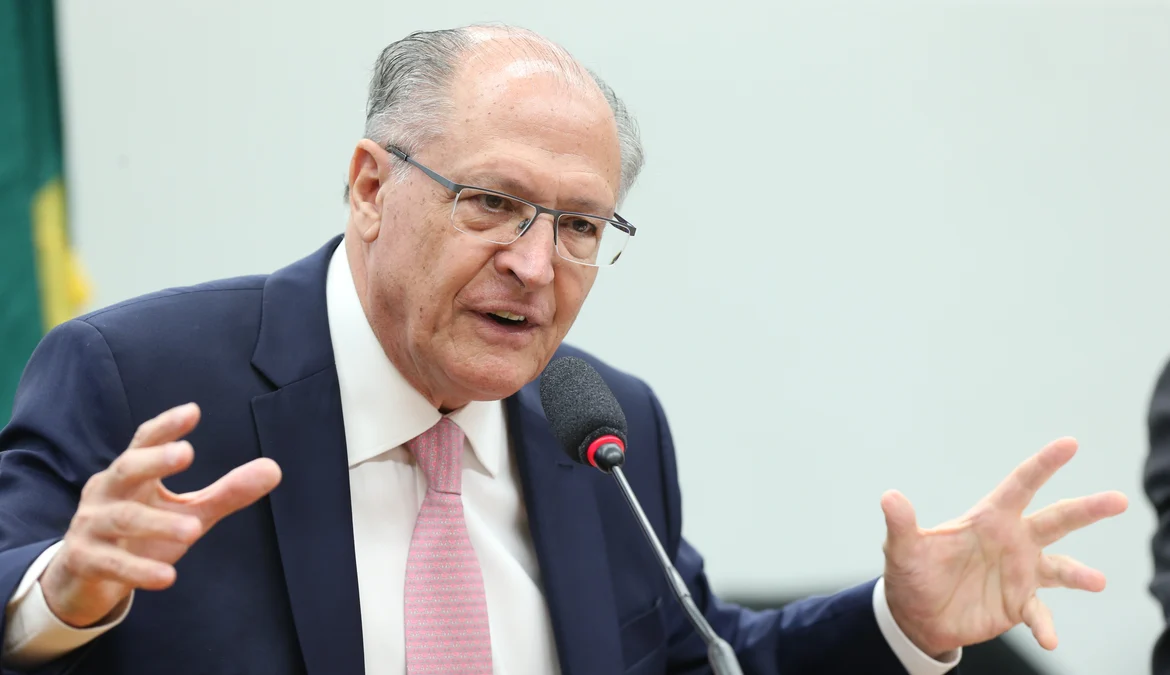 Meta fiscal de 2024 está em discussão e não foi definida, diz Alckmin 1 A meta fiscal para o próximo ano ainda está em discussão, disse nesta segunda-feira (6) o vice-presidente da República e ministro