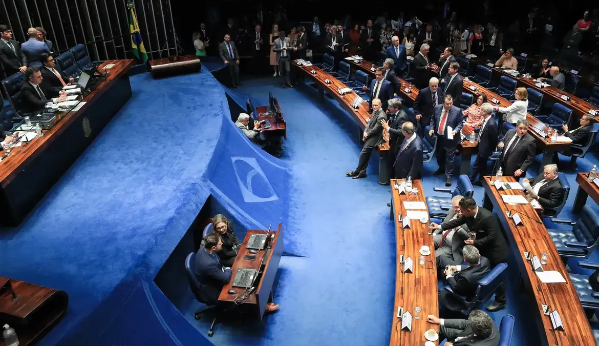 Senado aprova calendário para acelerar PEC que limita decisões do STF 1 O Senado aprovou nesta terça-feira (21) calendário especial para votação da PEC 8/2021