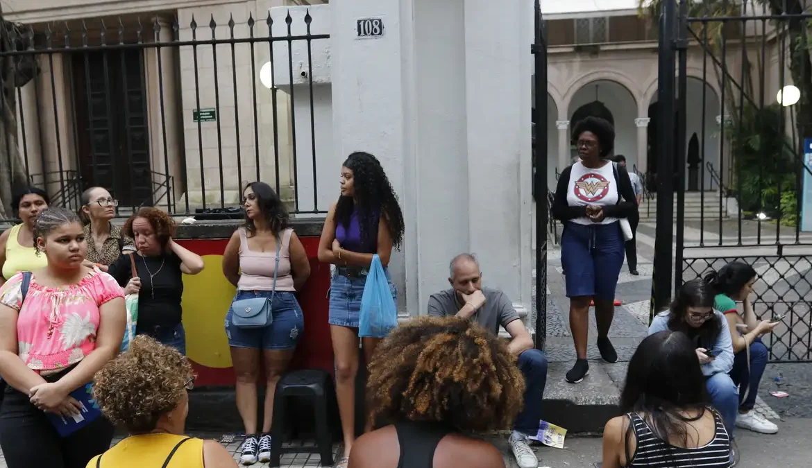 Neste domingo (12), estudantes de todo o país voltarão às salas de aplicação do Exame Nacional do Ensino Médio (Enem) para fazer as