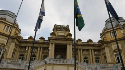 Governo do Rio começa a pagar piso da enfermagem a partir desta sexta 10 Governo do Rio começa a pagar piso da enfermagem a partir desta sexta