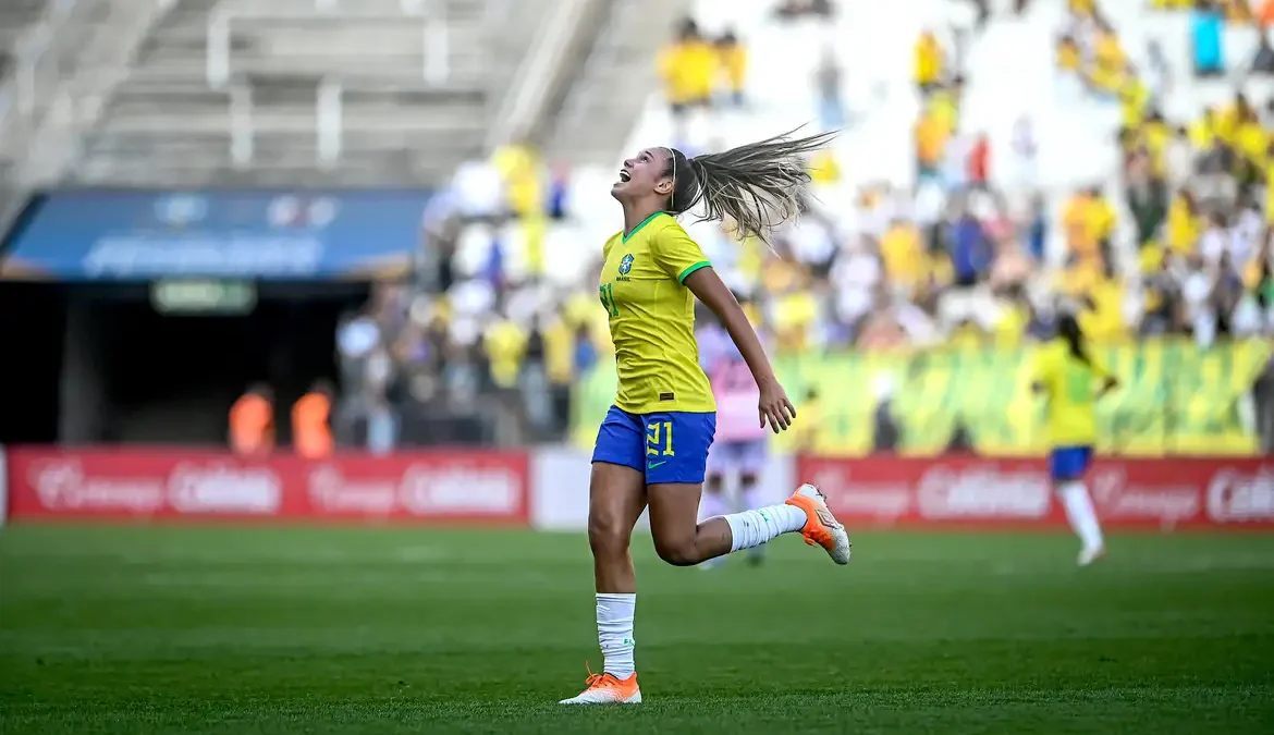 A seleção brasileira feminina de futebol ganhou o primeiro de dois amistosos contra o Japão, em São Paulo, que visam preparar a equipe