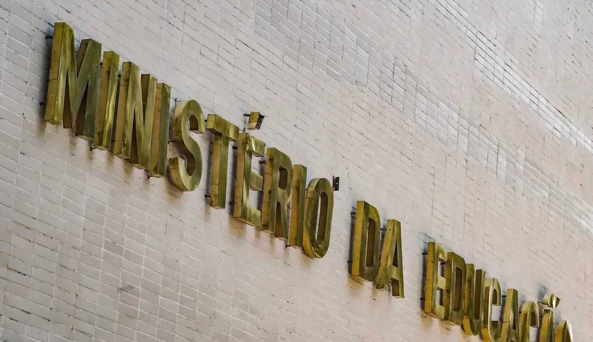 O Ministério da Educação premia, nesta terça-feira (28), as 12 iniciativas vencedoras do 1º Concurso de Boas Práticas
