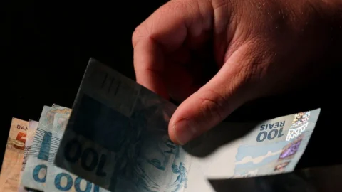 Queda da Selic barateia pouco crédito e prestações, avalia Anefac