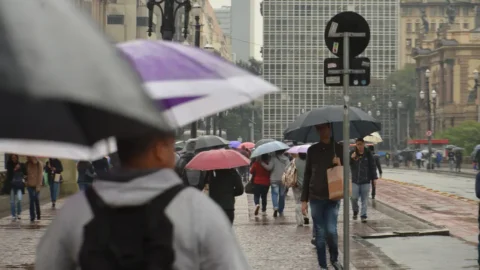 Chuvas voltam a provocar falta de luz e água em São Paulo