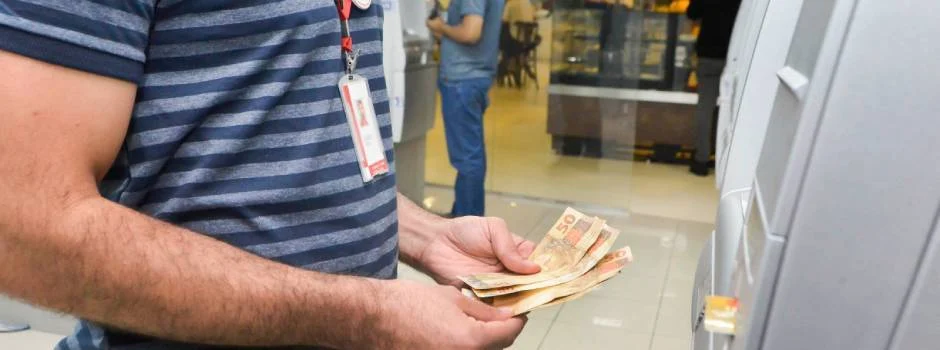 Governo de Minas paga 13º salário dos servidores no dia 18/12 1 Funcionalismo receberá o benefício em parcela única