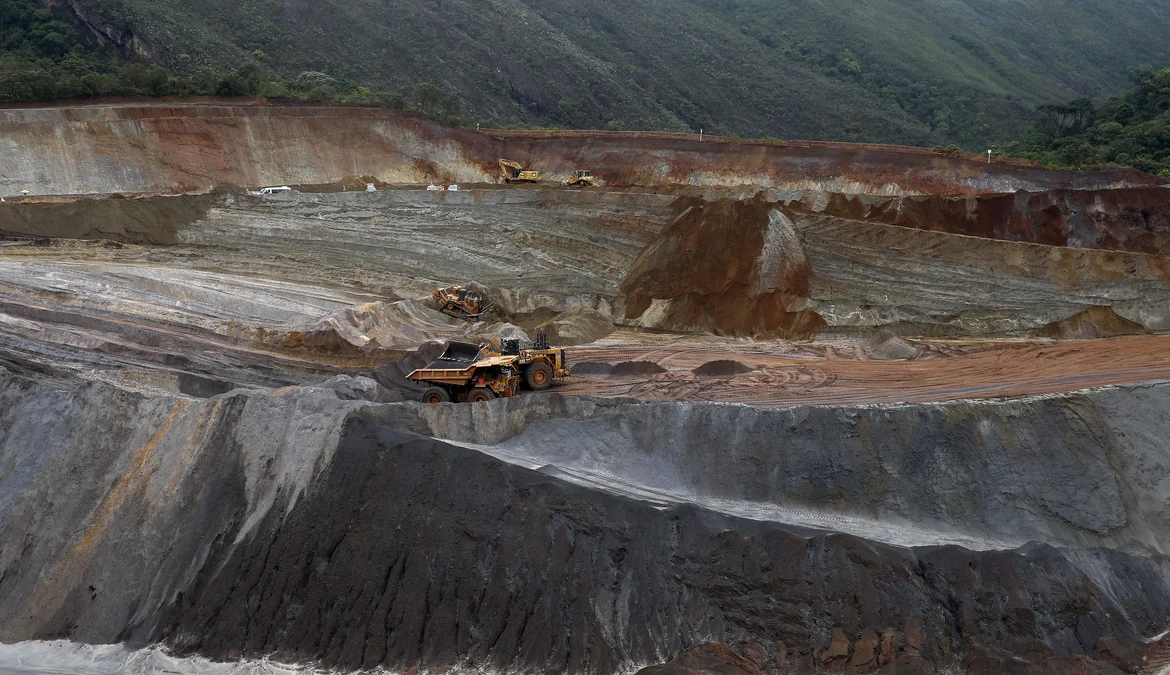 Ação mira bancos nos EUA que financiaram barragens de risco da Vale 1 A prefeitura de Ouro Preto (MG) deu entrada nos Estados Unidos em uma ação judicial, em seu nome e em nome de outros seis municípios