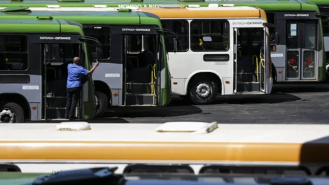 Setor de serviços tem queda de 0,3% em setembro, aponta IBGE
