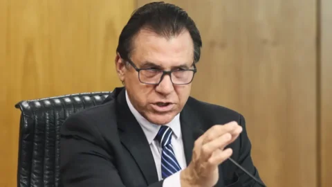 Marinho: o que gera emprego é demanda por produção, e não desonerações 4 Marinho: o que gera emprego é demanda por produção, e não desonerações