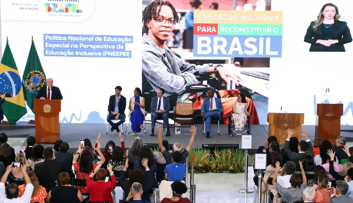 O objetivo é garantir dignidade, promover direitos e ampliar acessos das pessoas com deficiência no país