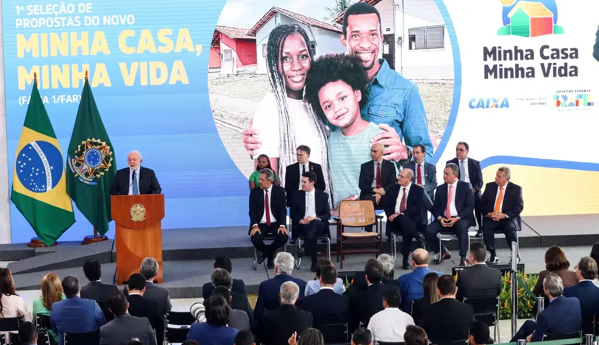Minha Casa, Minha Vida anuncia primeiras propostas selecionadas 1 O governo federal anunciou nesta quarta-feira (22) a primeira seleção de propostas para o programa Minha Casa, Minha Vida