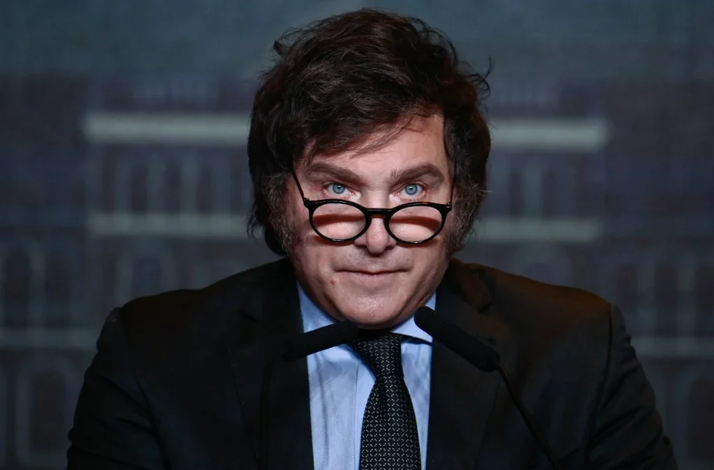 Milei diz que fará plebiscito caso Congresso recuse pacote de medidas 1 O presidente argentino Javier Milei vai convocar um plebiscito caso o pacote de medidas de ajuste fiscal