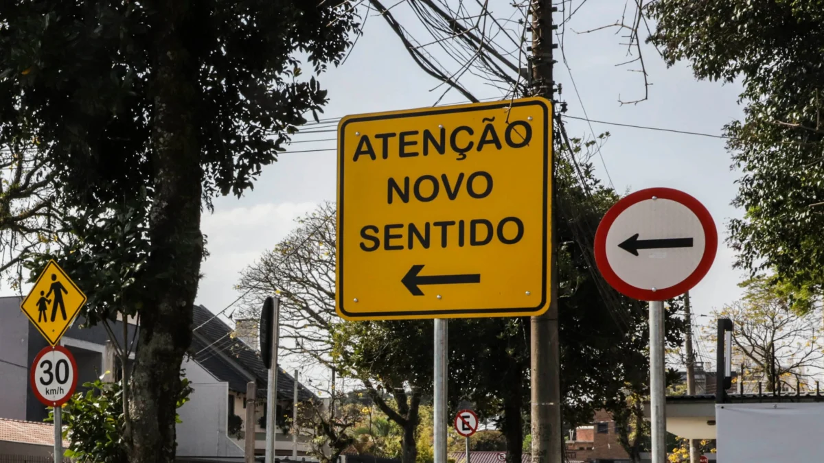A partir de segunda-feira (18), a Rua Joaquim Faria Salgado, no bairro Morada do Vale, será sentido único ao longo de toda extensão da rua