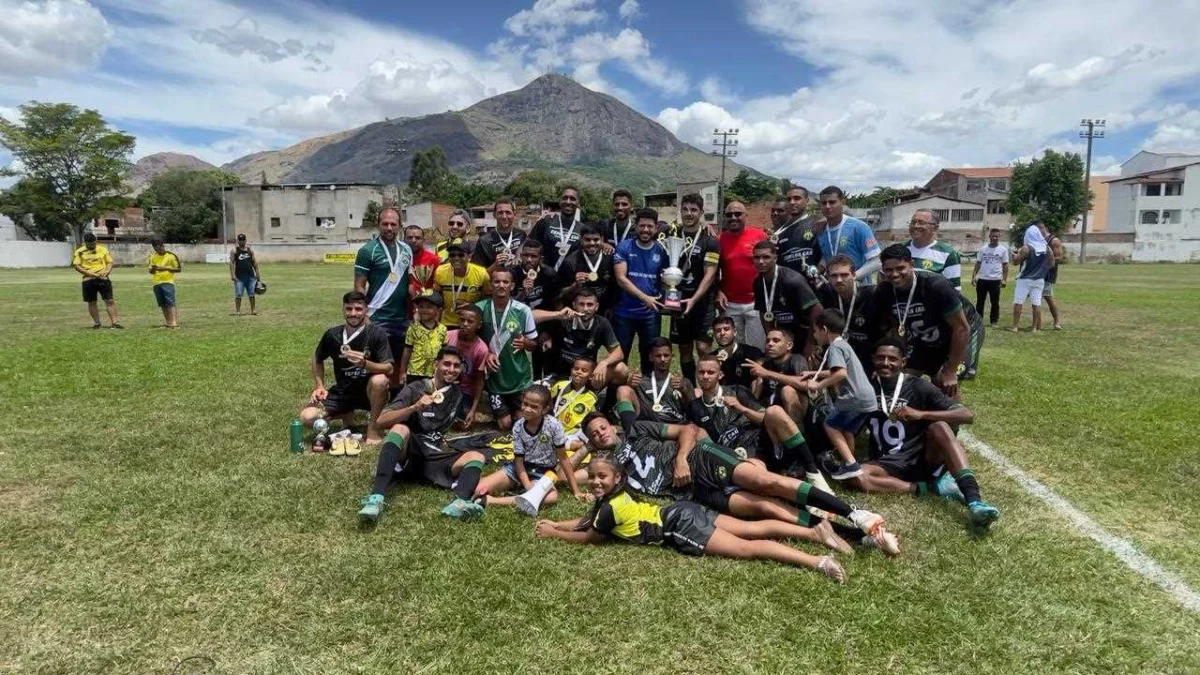 Vitória do Coopevale por 3x0 na final do Campeonato de Futebol Amador contra o Social do Ipê 1 O jogo desse domingo foi a final tão esperada entre Coopevale e Social do Ipê