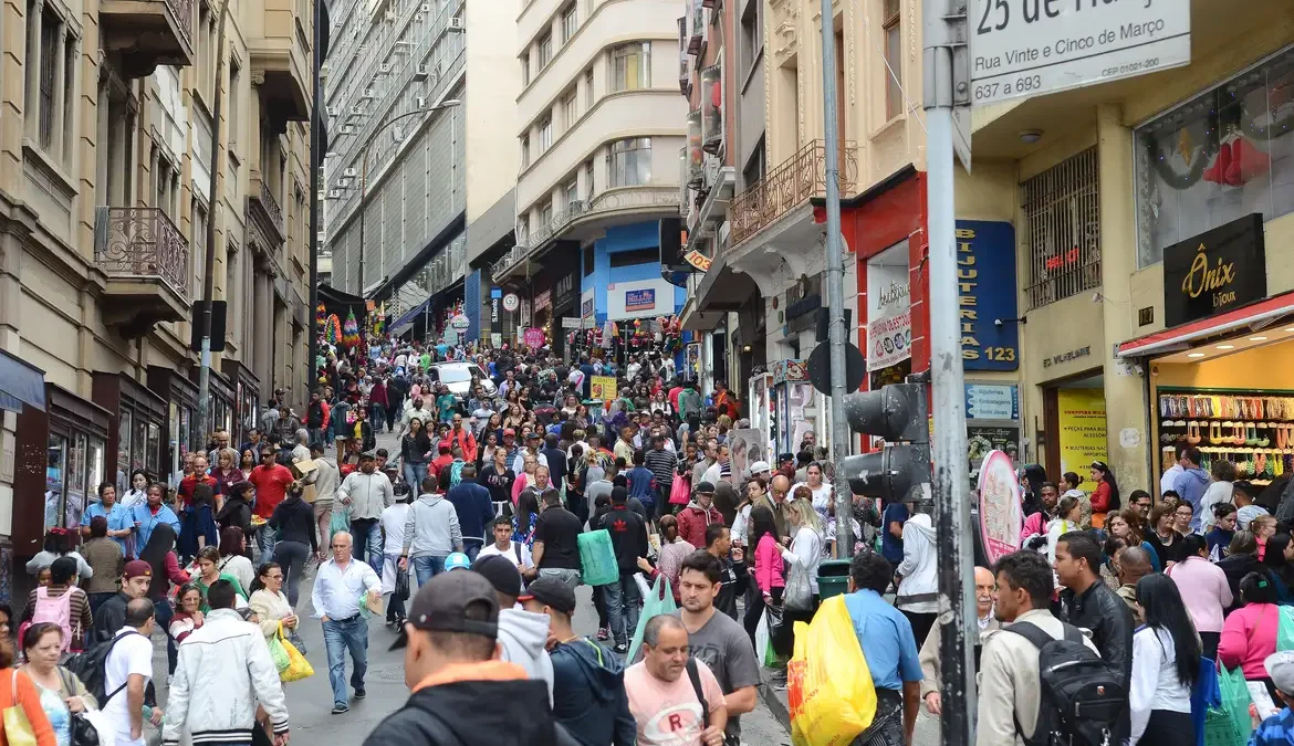 Censo 2022: população parda supera a branca pela 1ª vez desde 1872 1 O número de pessoas pardas no Brasil superou o de brancas pela primeira vez desde 1872