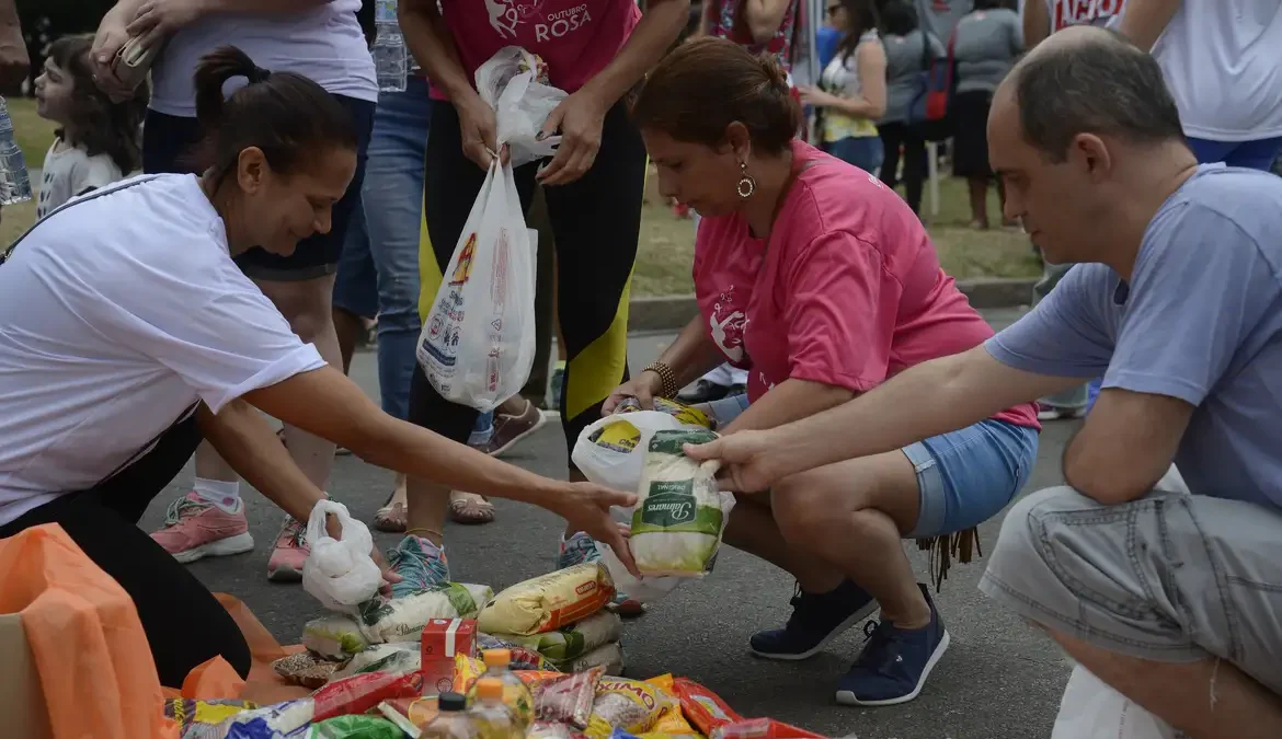 Natal sem Fome distribui 2 mil toneladas de alimentos em todo o país 1 A campanha Natal sem Fome, da Ação da Cidadania, completa três décadas em 2023 com a maior arrecadação dos últimos três anos