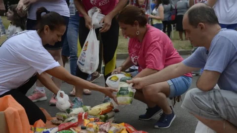 Natal sem Fome distribui 2 mil toneladas de alimentos em todo o país 1 Natal sem Fome distribui 2 mil toneladas de alimentos em todo o país