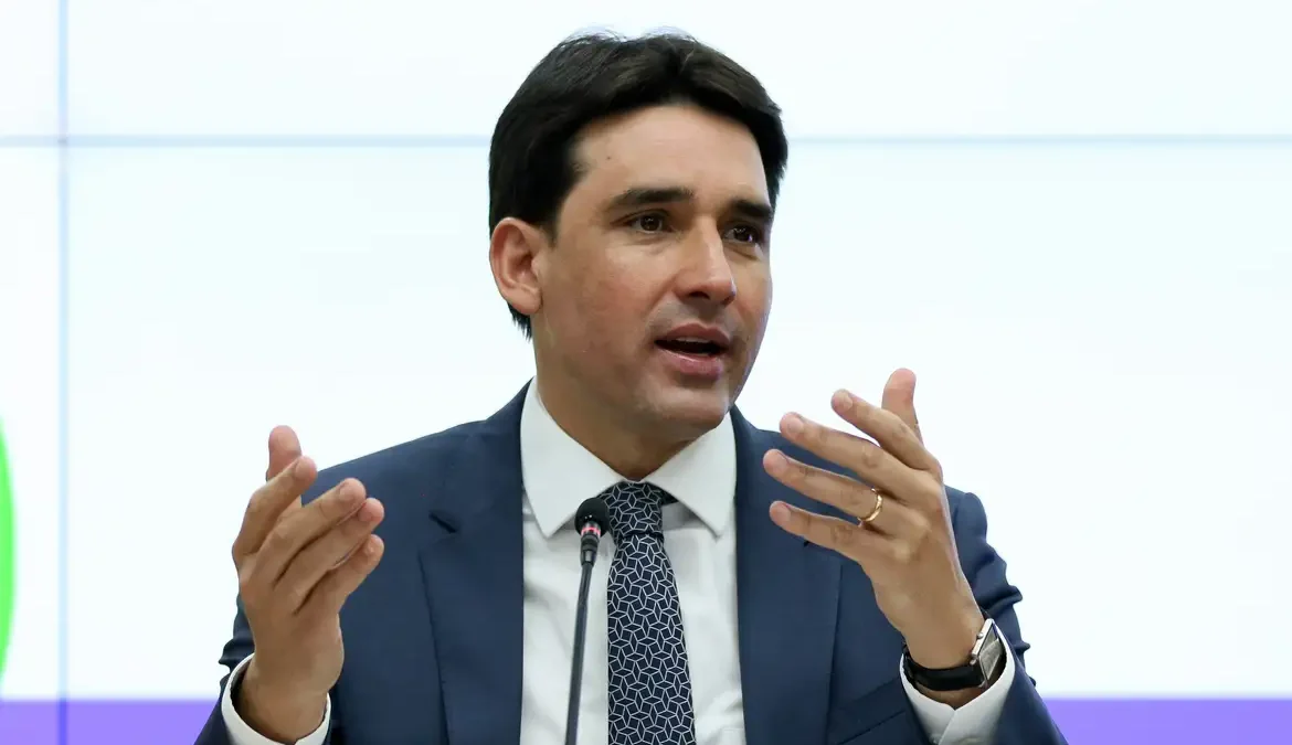 O ministro de Portos e Aeroportos, Silvio Costa Filho, anunciou, nesta segunda-feira (18), a primeira etapa do Programa de Universalização