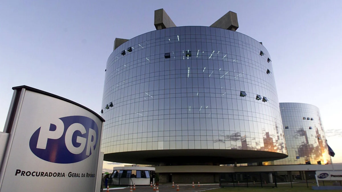 Após a manifestação da procuradora, o julgamento foi suspenso. A data da retomada não foi definida