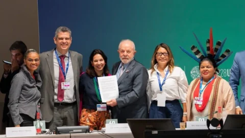 Lula se reúne ministros, governadores e parlamentares na COP 28 7 Lula se reúne ministros, governadores e parlamentares na COP 28