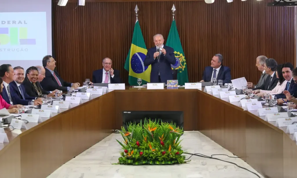 Lula coordenou a última reunião ministerial do ano, no Palácio do Planalto