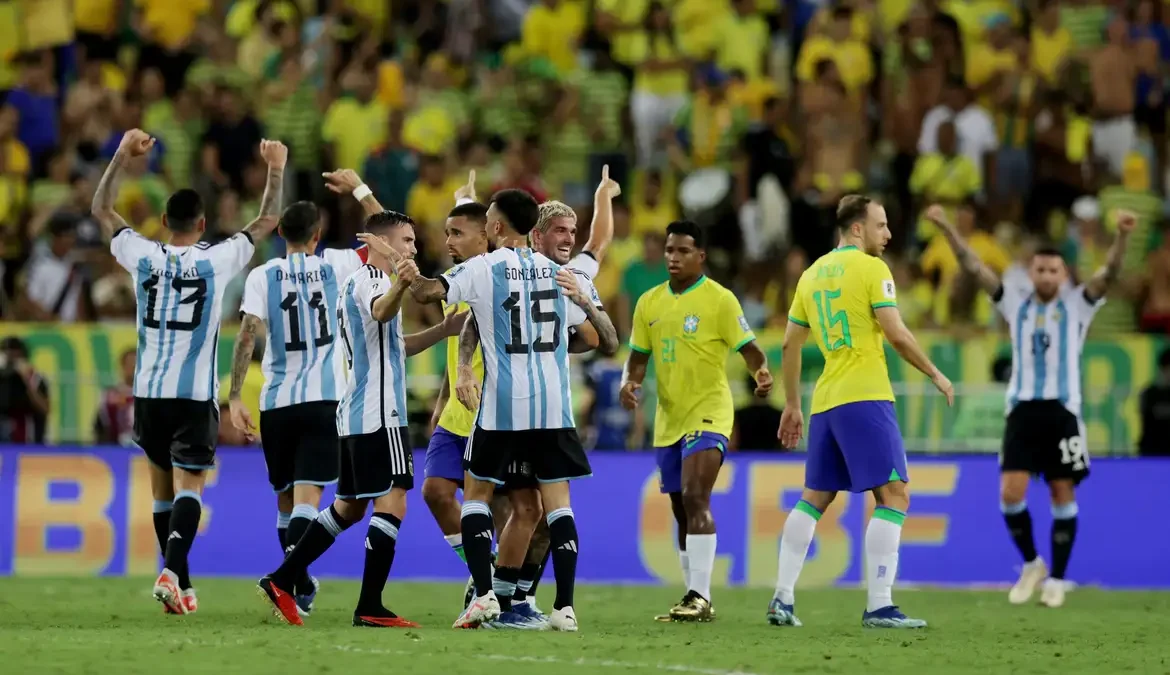 Brasil cai para a 5ª posição do ranking de seleções da Fifa 1 O Brasil caiu para a 5ª posição do ranking de seleções da Fifa após as derrotas para a Colômbia e a Argentina em jogos válidos pelas