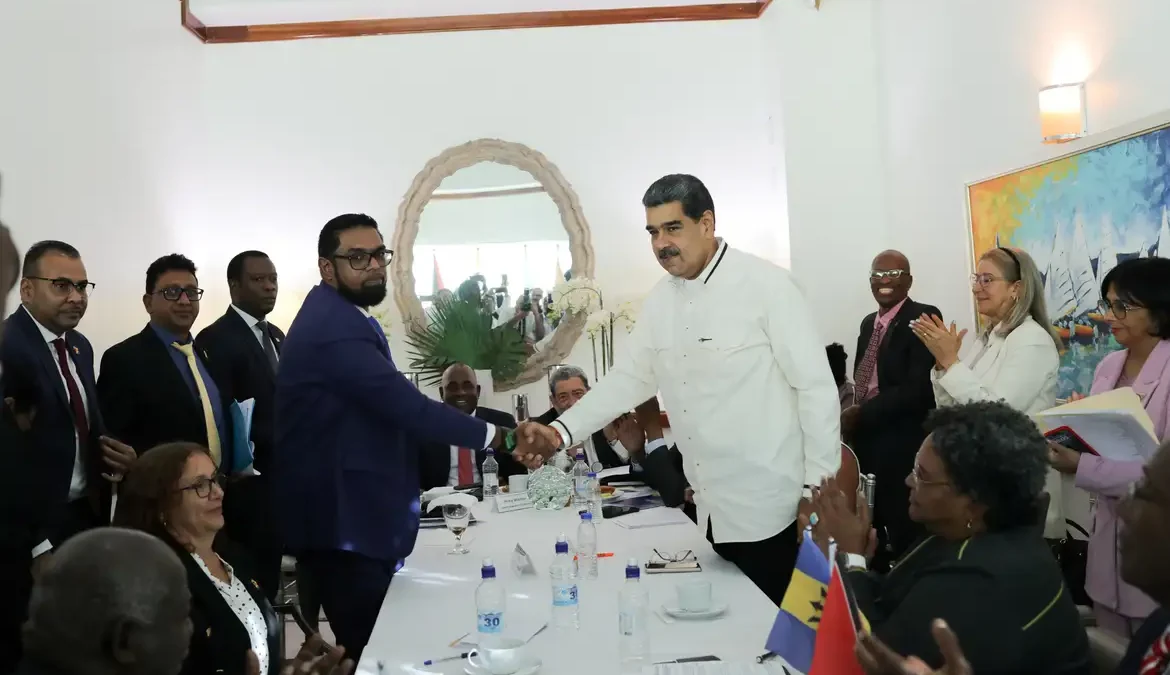 Os presidentes da Venezuela, Nicolás Maduro, e da Guiana, Irfaan Ali (foto), assinaram uma declaração conjunta em que os dois países se