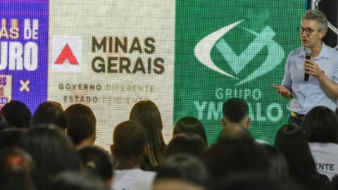 Governo de Minas acompanha desempenho do Trilhas de Futuro em escola do Serro 