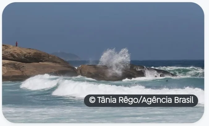 A Marinha do Brasil emitiu um alerta sobre o risco de ressaca para o litoral do Rio de Janeiro
