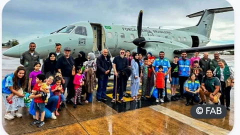 Grupo de repatriados da Faixa de Gaza chega a Campinas 6 Grupo de repatriados da Faixa de Gaza chega a Campinas