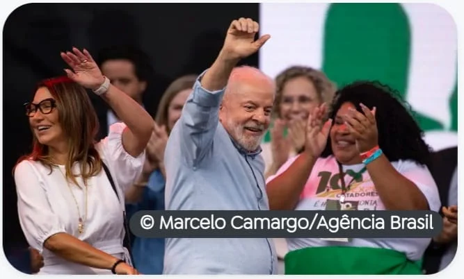 O presidente Luiz Inácio Lula da Silva viajou nesta terça-feira (26) para o Rio de Janeiro, onde passará o recesso de fim de ano