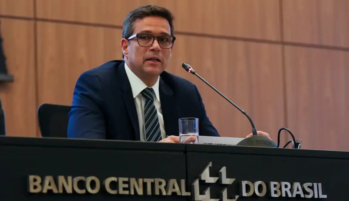 Campos Neto: projeção de corte de 0,5 ponto na Selic é para 2 reuniões 1 As próximas duas reuniões do Copom estão marcadas para janeiro e março do ano que vem, e a seguinte será em maio
