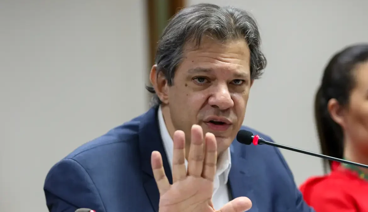 Carga tributária não justificará aumento do diesel, diz Haddad 1 O ministro da Fazenda, Fernando Haddad, afirmou que a reoneração dos combustíveis, a partir de 1º de janeiro, não deve encarecer o diesel
