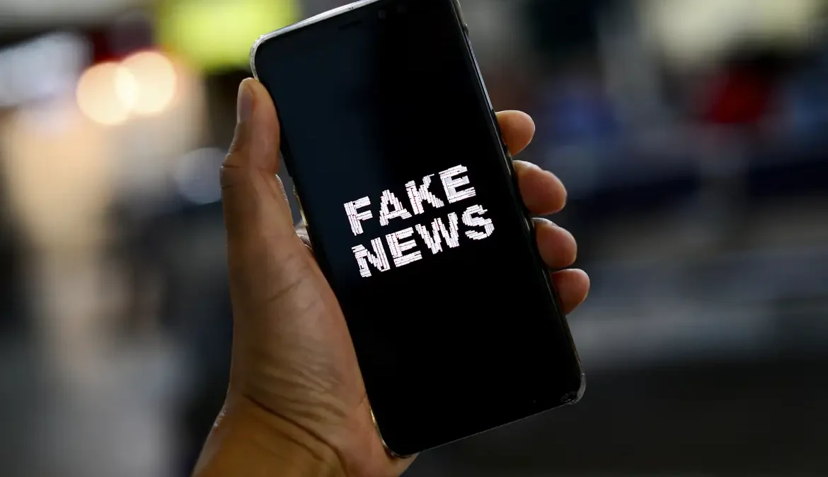 Ministros defendem regulação das redes sociais após morte de jovem 1 Ministros do governo federal defenderam a regulação das redes sociais para combater a disseminação de notícias falsas