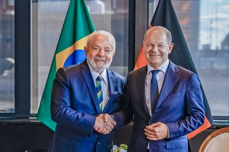 Leia a declaração do presidente Lula à imprensa durante visita à Alemanha 1 Depois de reunir-se com o chanceler da Alemanha, Olaf Scholz, e participar de diversas reuniões em Berlim, capital alemã, o presidente