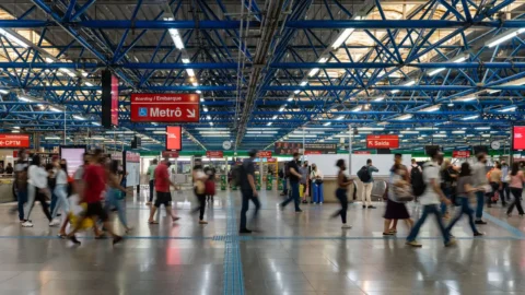 Metrô de SP alerta para golpes de desapropriação de imóveis