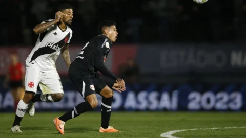 Brasileiro: Vasco enfrenta Bragantino pela permanência na Série A 8 Brasileiro: Vasco enfrenta Bragantino pela permanência na Série A