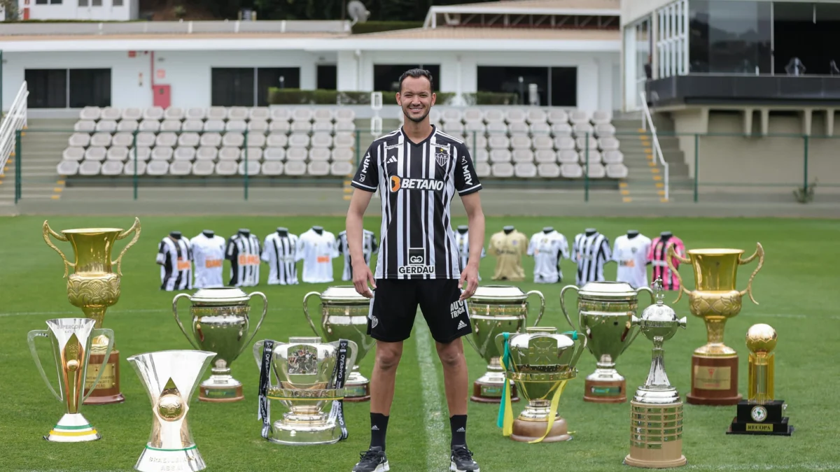 Galo homengeará Capitão Réver no Mineirão 1 O eterno capitão Réver será homenageado pelo Galo na partida deste sábado, contra o São Paulo, no Mineirão