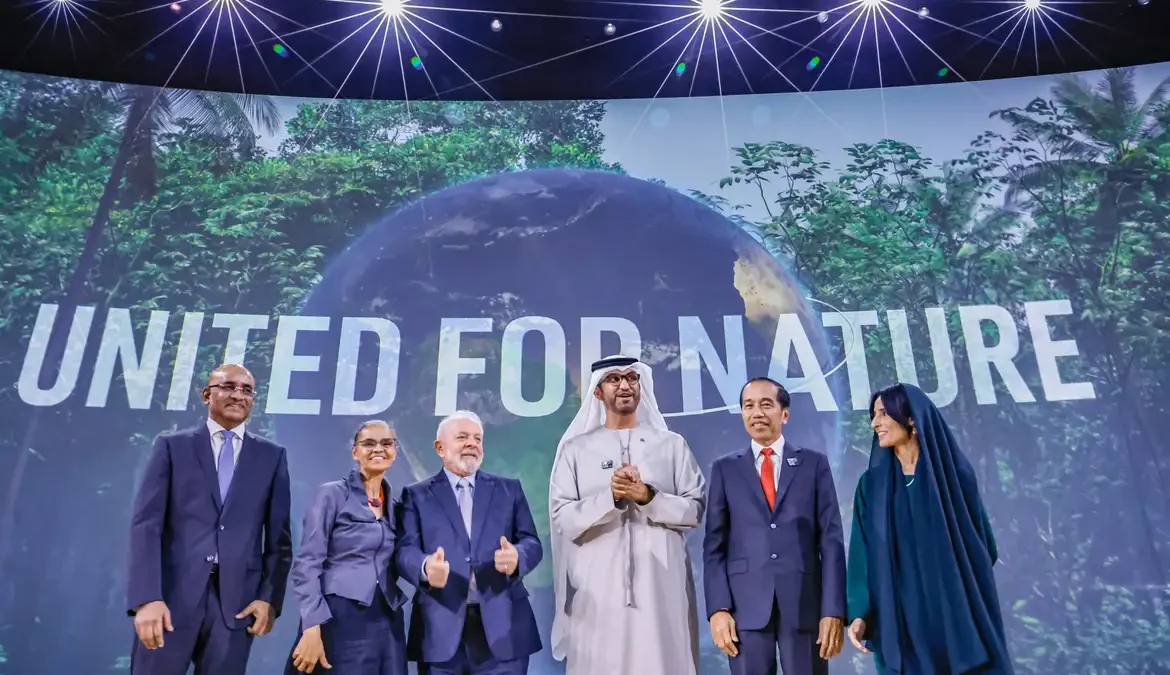 Lula: Financiamento climático não pode reproduzir modelo do FMI 1 Os mecanismos para financiamento climático e ambiental não podem repetir os modelos de funcionamento de instituições como o Fundo Monetário
