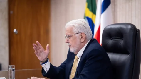 Wagner critica “crescimento absurdo” de emendas impositivas