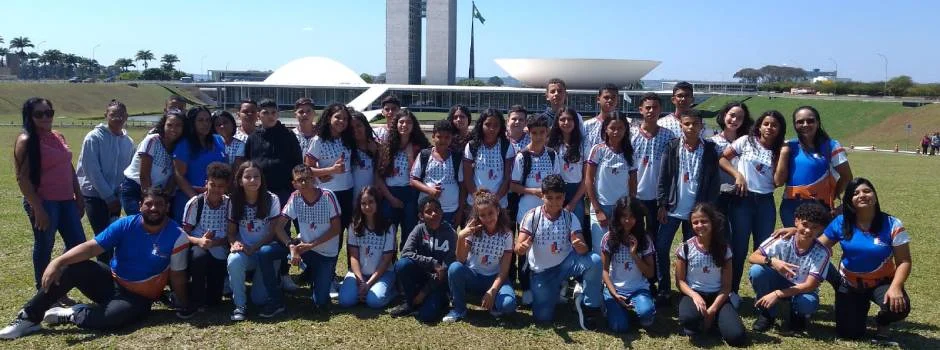 O Prêmio Escola Transformação tem enriquecido a jornada educacional dos estudantes nas escolas premiadas, proporcionando experiências