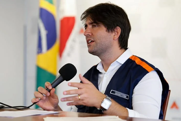 Secretário de Saúde de Minas Gerais participa de seminário luso-brasileiro em Coimbra 1 Nesta terça-feira (5/12), o secretário de Estado de Saúde de Minas Gerais, Fábio Baccheretti, participou do seminário Jornadas