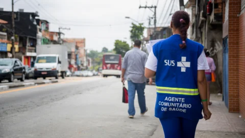 Pesquisa analisa como os Agentes Comunitários de Saúde cuidam dos idosos