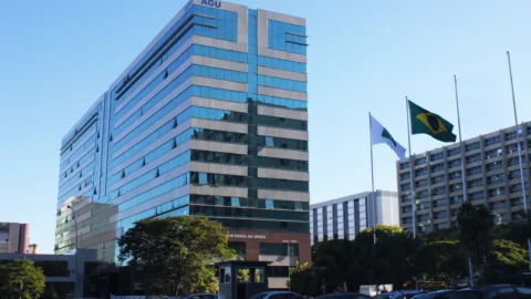 AGU recorre ao Supremo para barrar leis que facilitam acesso a armas